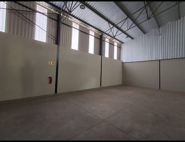 350M² WAREHOUSE TO LET IN CLEVELAND